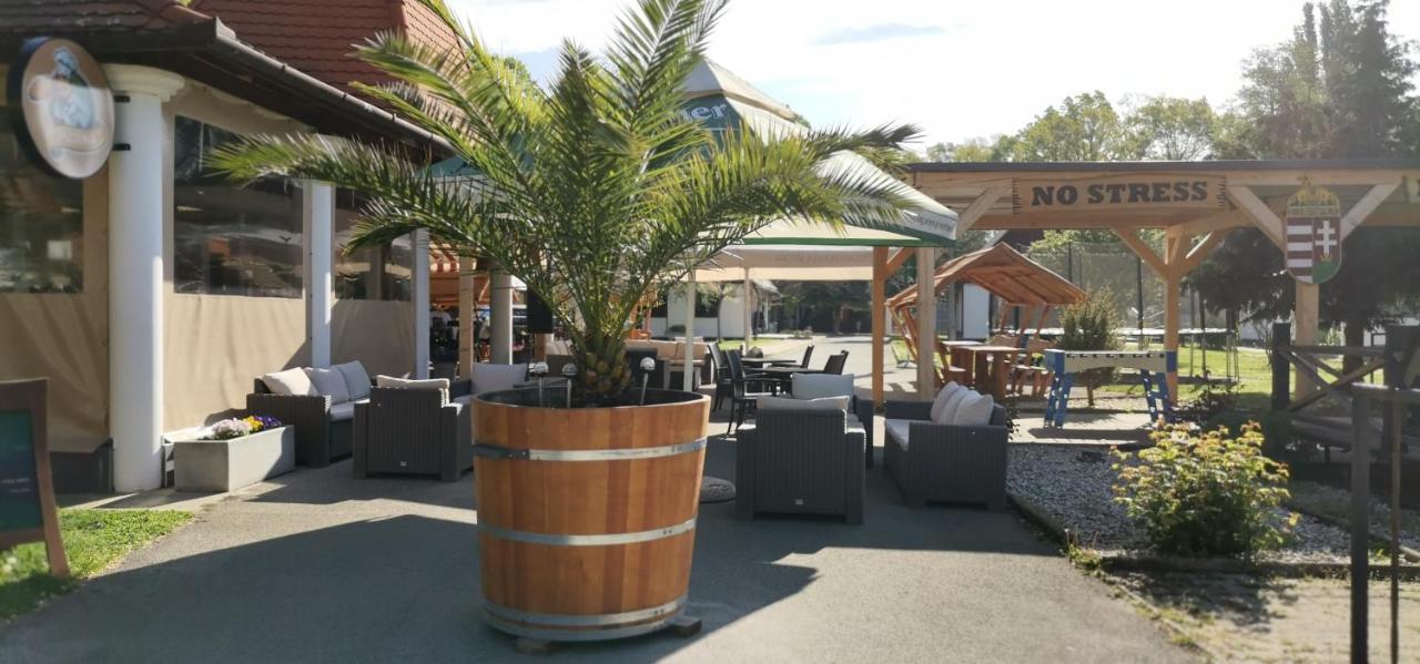 No Stress Panzio-Pizzeria-Sporttabor Bed & Breakfast Harkany Ngoại thất bức ảnh